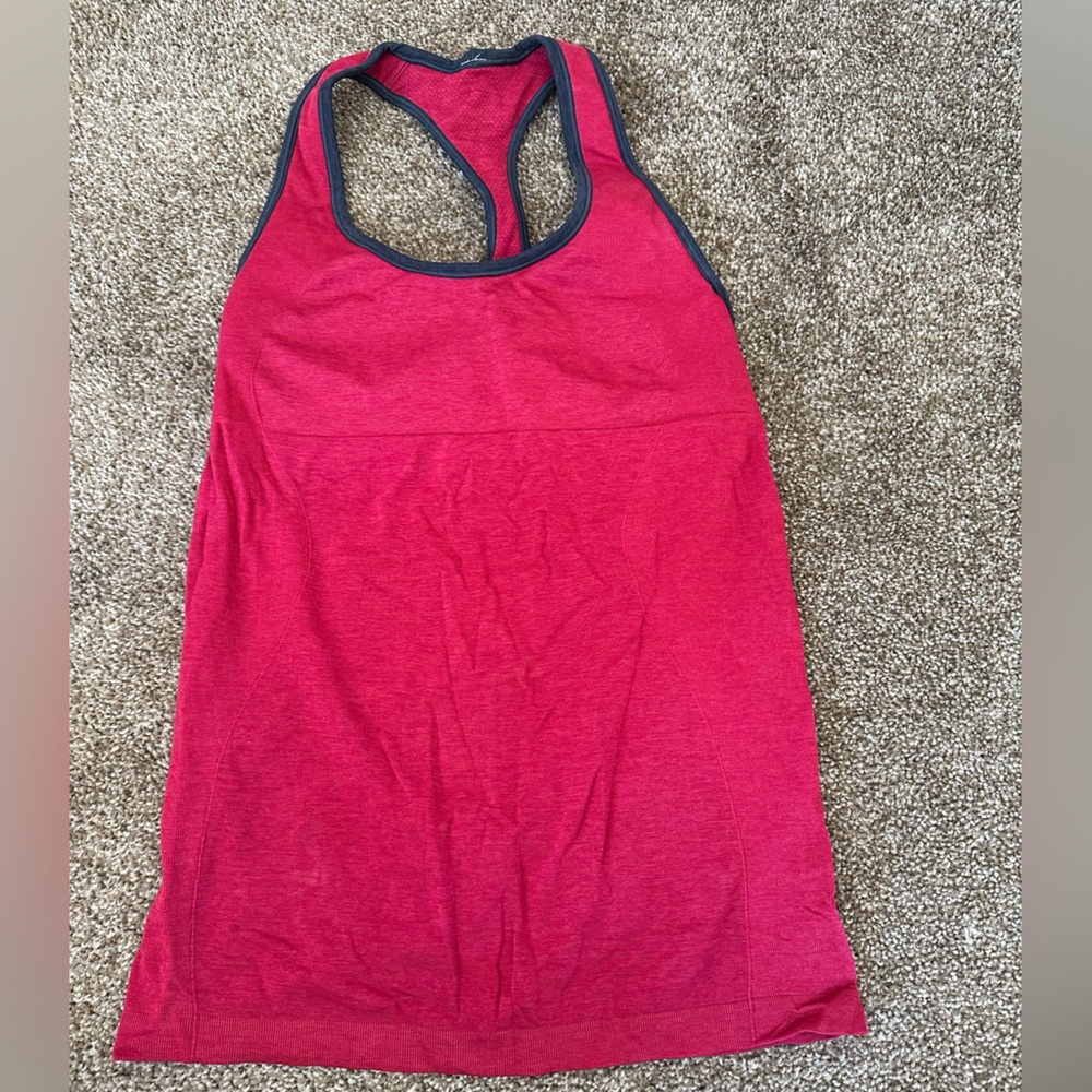 Racerback Lululemon tank top with built in bra